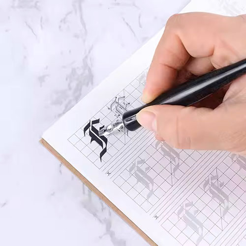 Калиграфски комплект 5 пера + права дръжка